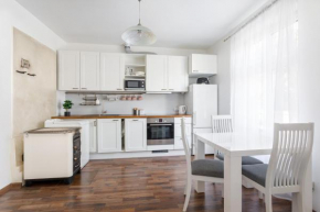 City center summer apartment